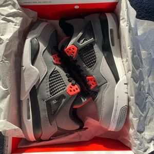 Air Jordan 4 Retro